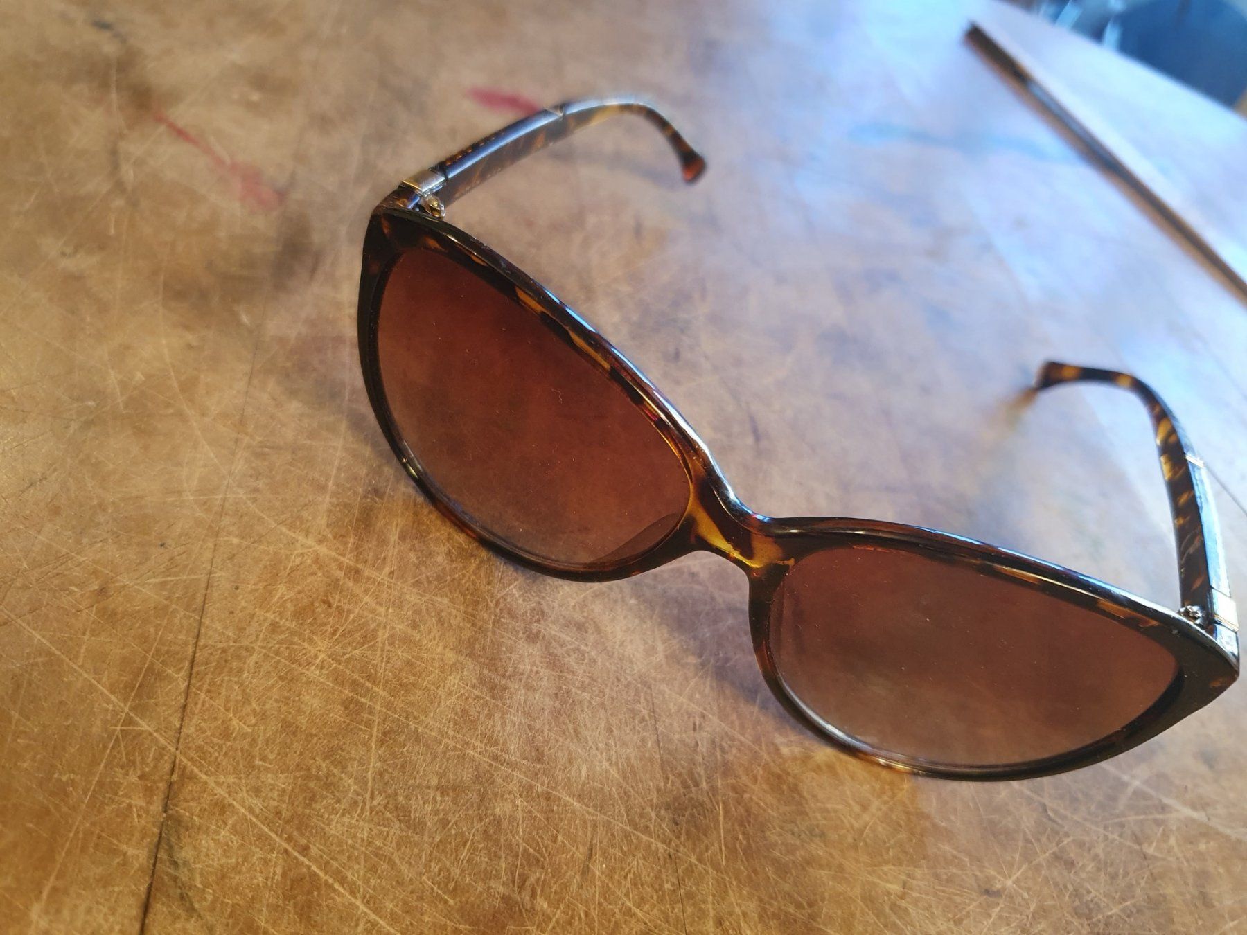 Occhiali & Lenti: Damensonnenbrille – Usato da Zürich venduto da loosebone
