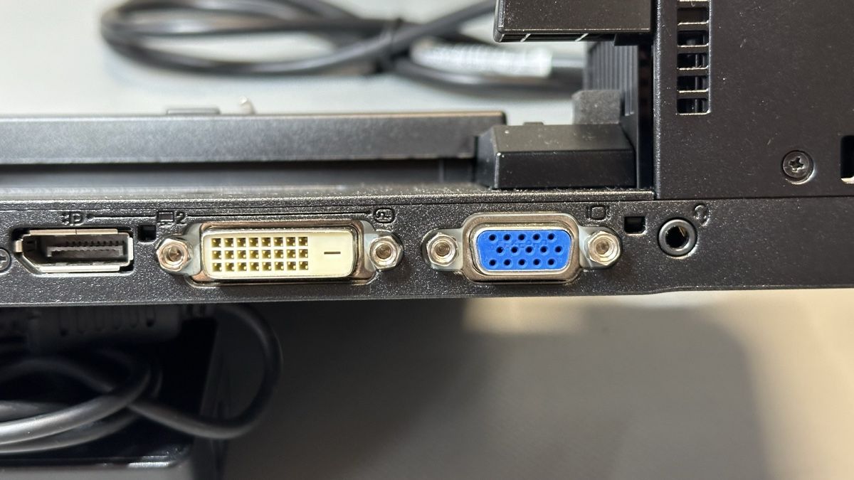 Lenovo Docking station: Lenovo Think Pad Ultra Dock (Type 40A2) – Usato da St-Gingolph venduto da Edgar1920 6