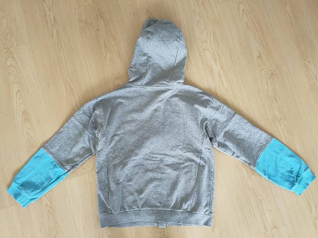 Giacche & Cappotti: Sweatjacke grau Gr 158 – Usato da Münchenstein venduto da sterni_0813 3