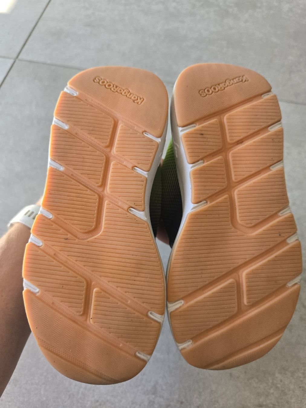 Scarpe per ragazzi: Baskets pour l'intérieur, taille 28 – Usato da La Neuveville venduto da Sarfe 3