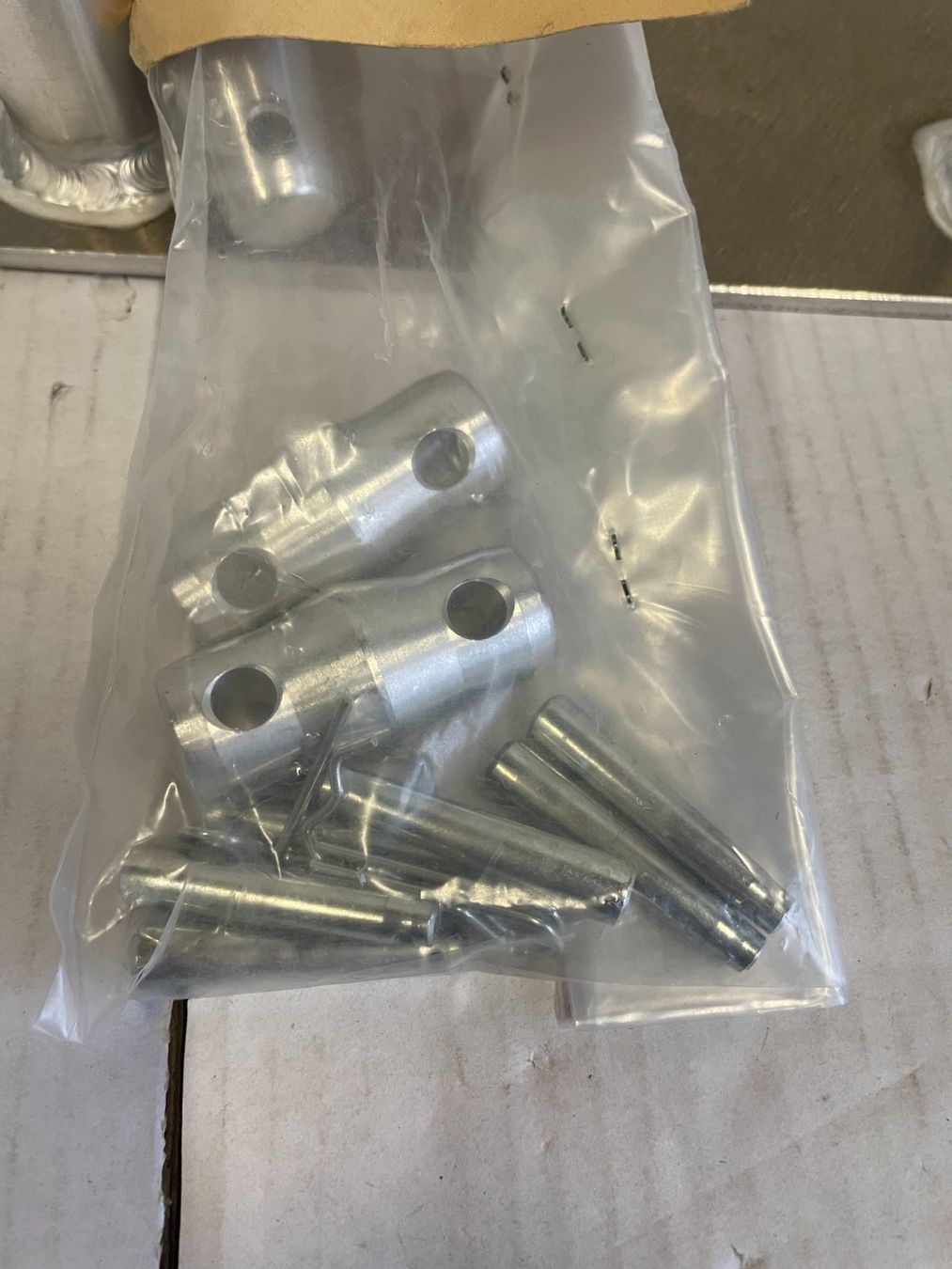 Bodenbeläge: Milos Bodenplatte 3Punkt       A45 – Neu (gemäss Beschreibung) aus Däniken SO von Profog1 1