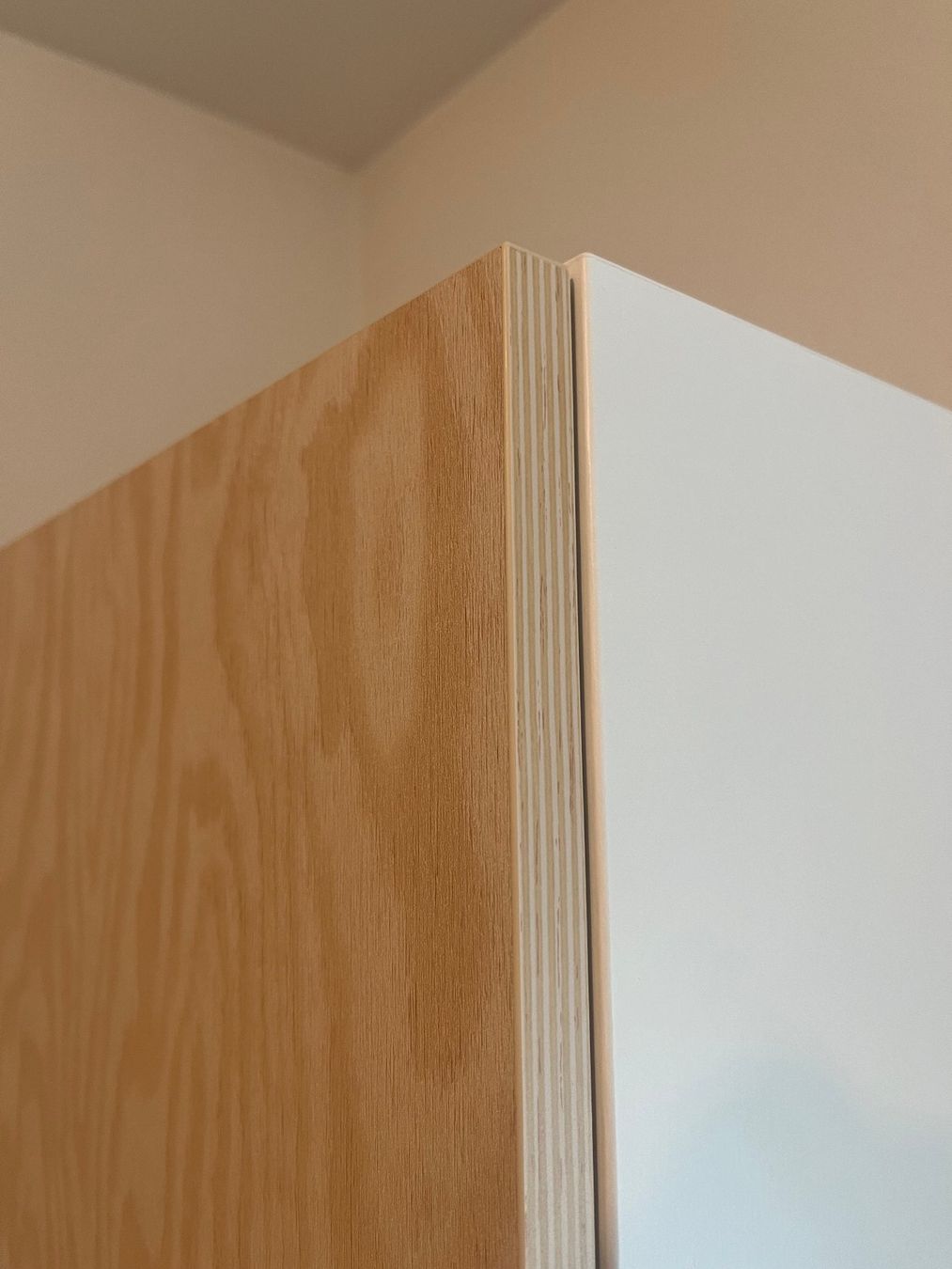Ikea Armadi: Kleiderschrank mit Kiefer-Dekor Ikea – Usato da Thalwil venduto da schlluka 3