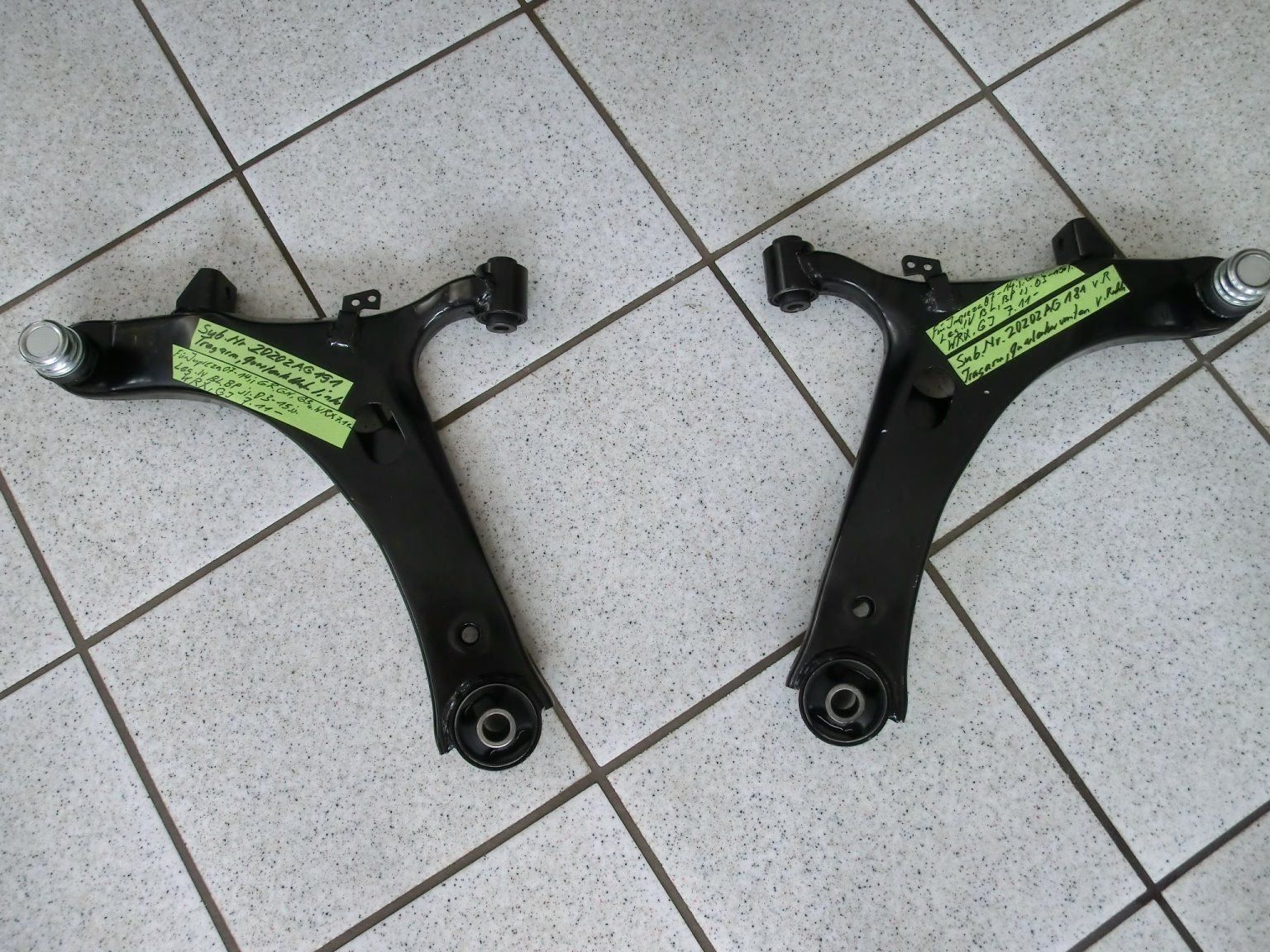 Subaru Tutti pezzi di ricambio auto: Querlenker vorn links oder rechts Subaru – Nuovo e nell'imballaggio originale da Mosnang venduto da Northon 1