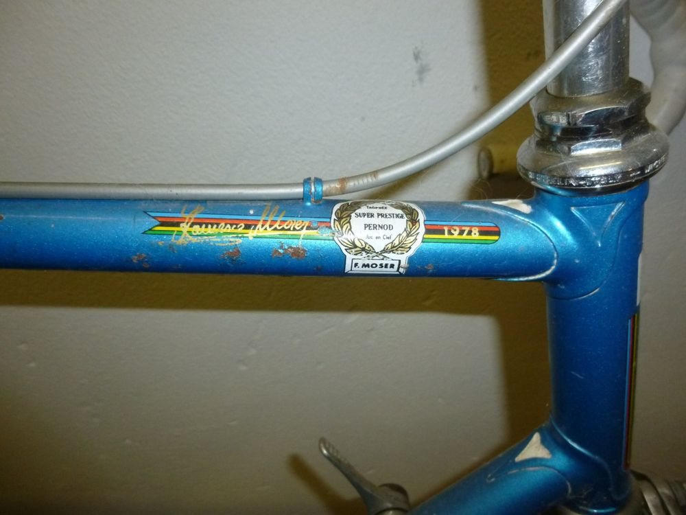 Un vélo fixie Francesco Moser Cizeron avec freinage à disque sur Le