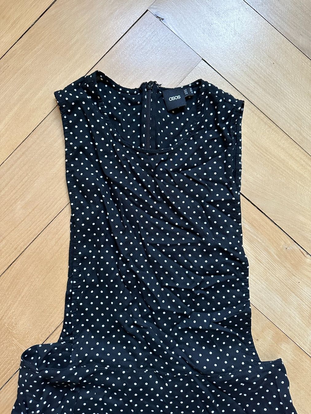 Asos Tute: ASOS - Jumpsuit schwarz mit Polka Dots 38 – Usato da Zürich venduto da Diazaio 1