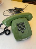 Telefon Olivgrün Modell 70 mit Tastenblock