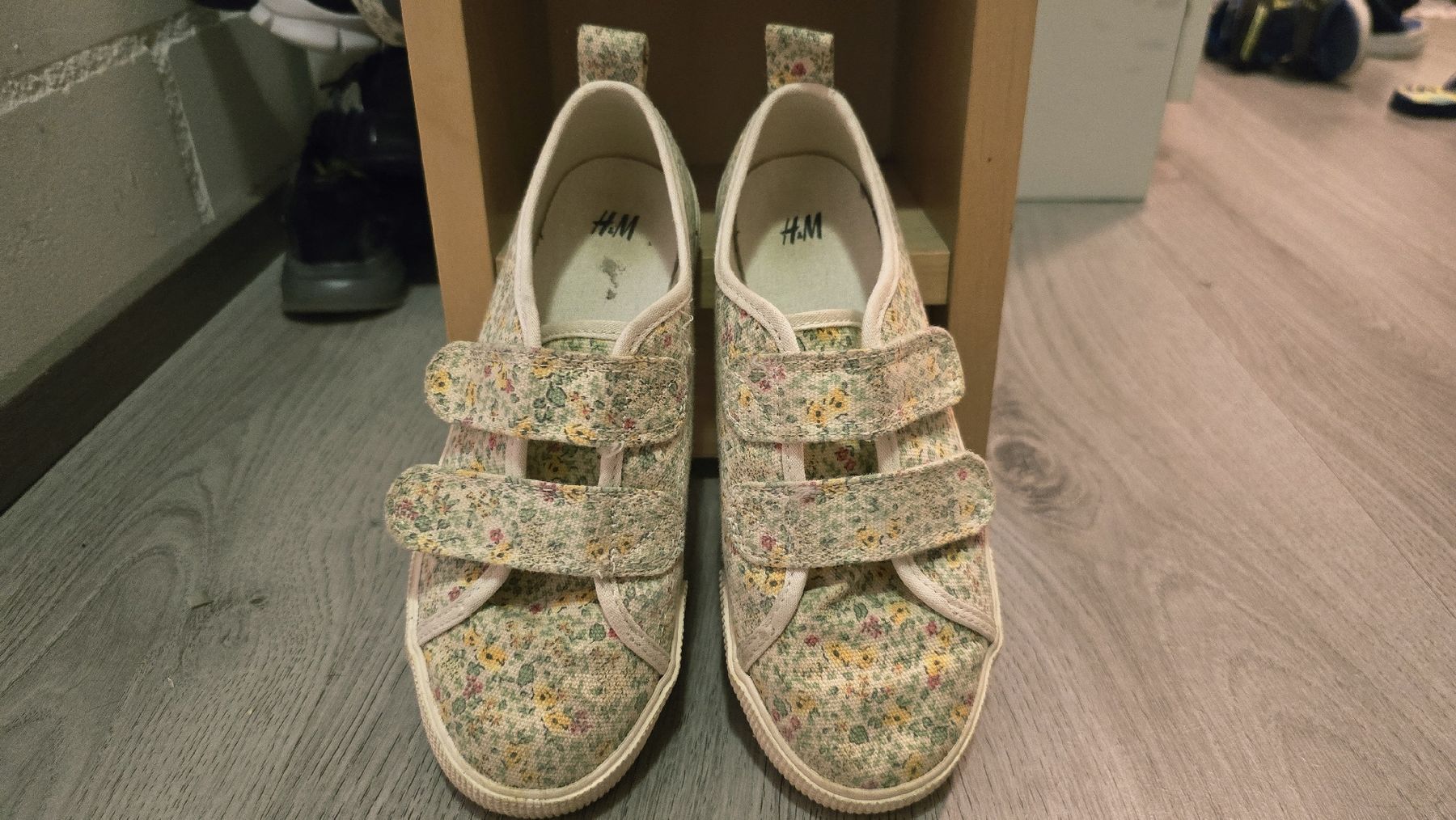 H&M Scarpe per ragazze: Sommerschuhe von H&M gr.32 – Usato da Wängi venduto da tamaso11
