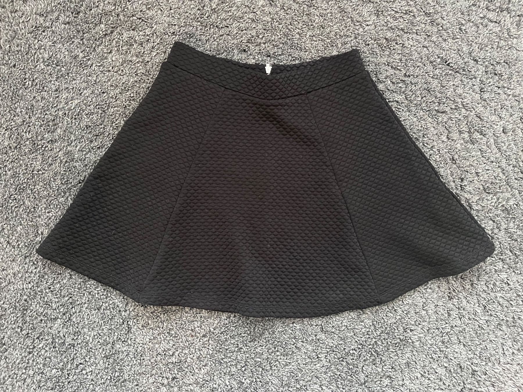 H&M Gonne: Schwarzer Rock – Usato da Rain venduto da Rasala3