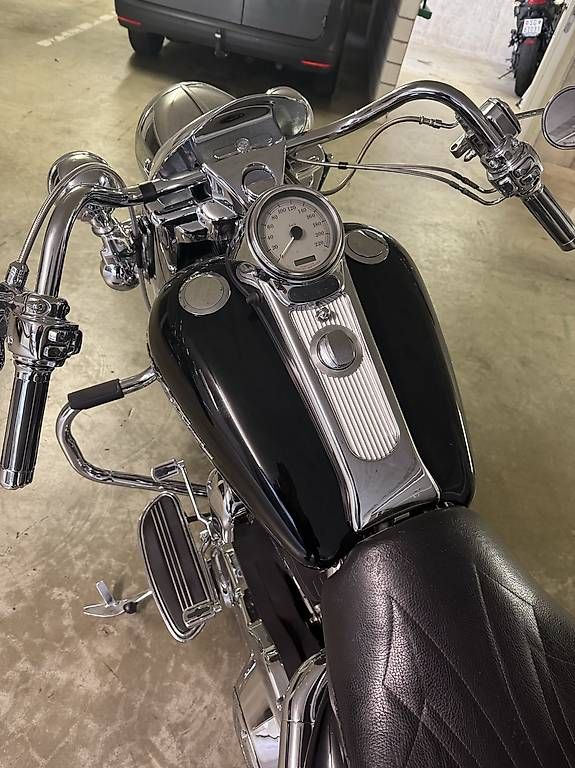 Touring: Harley Davidson RoadKing – Usato da Au SG venduto da veni33 1