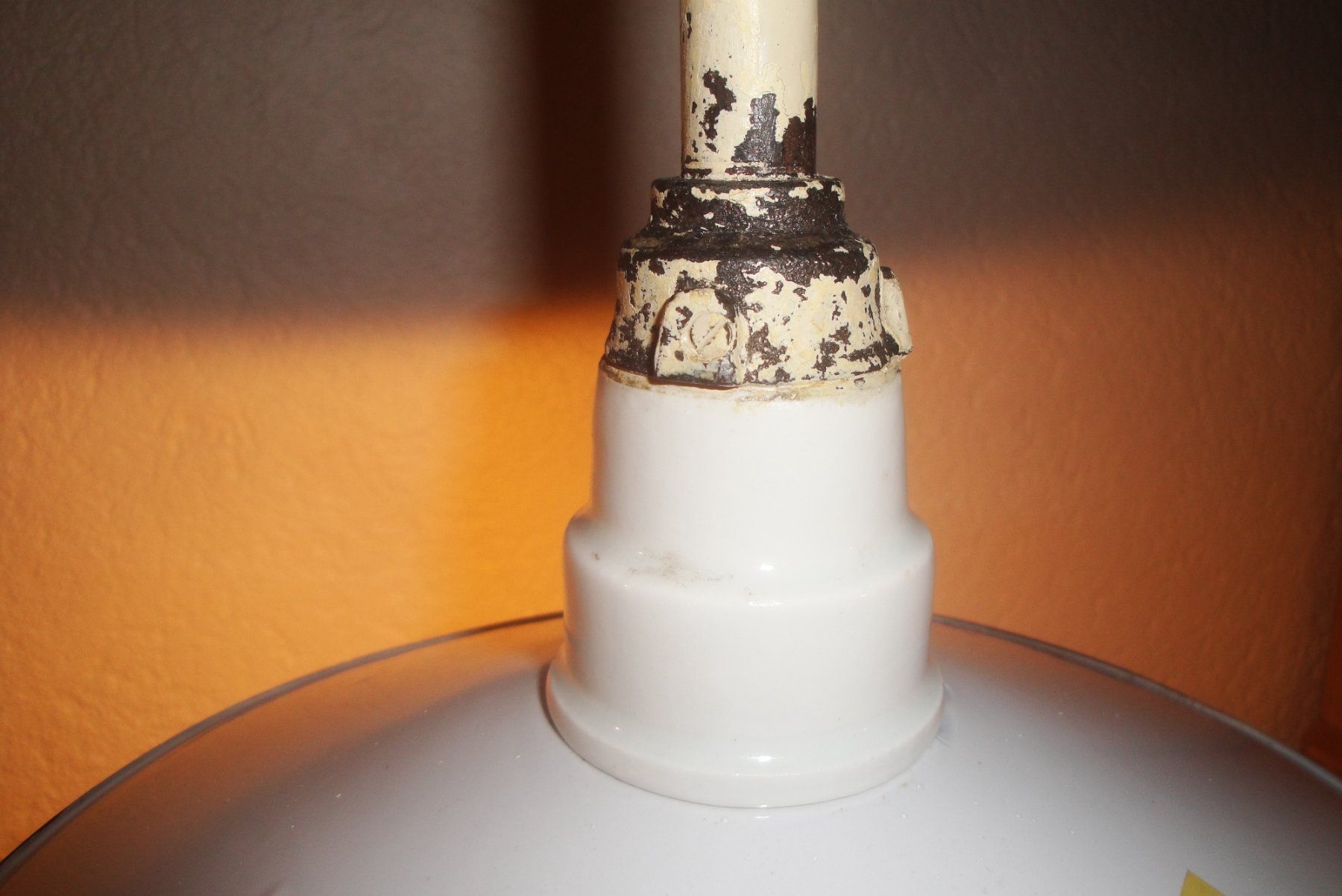 Lampade: Kellerlampe mit Emaillierter Lampensch. – Usato da Zürich venduto da Paykan 9