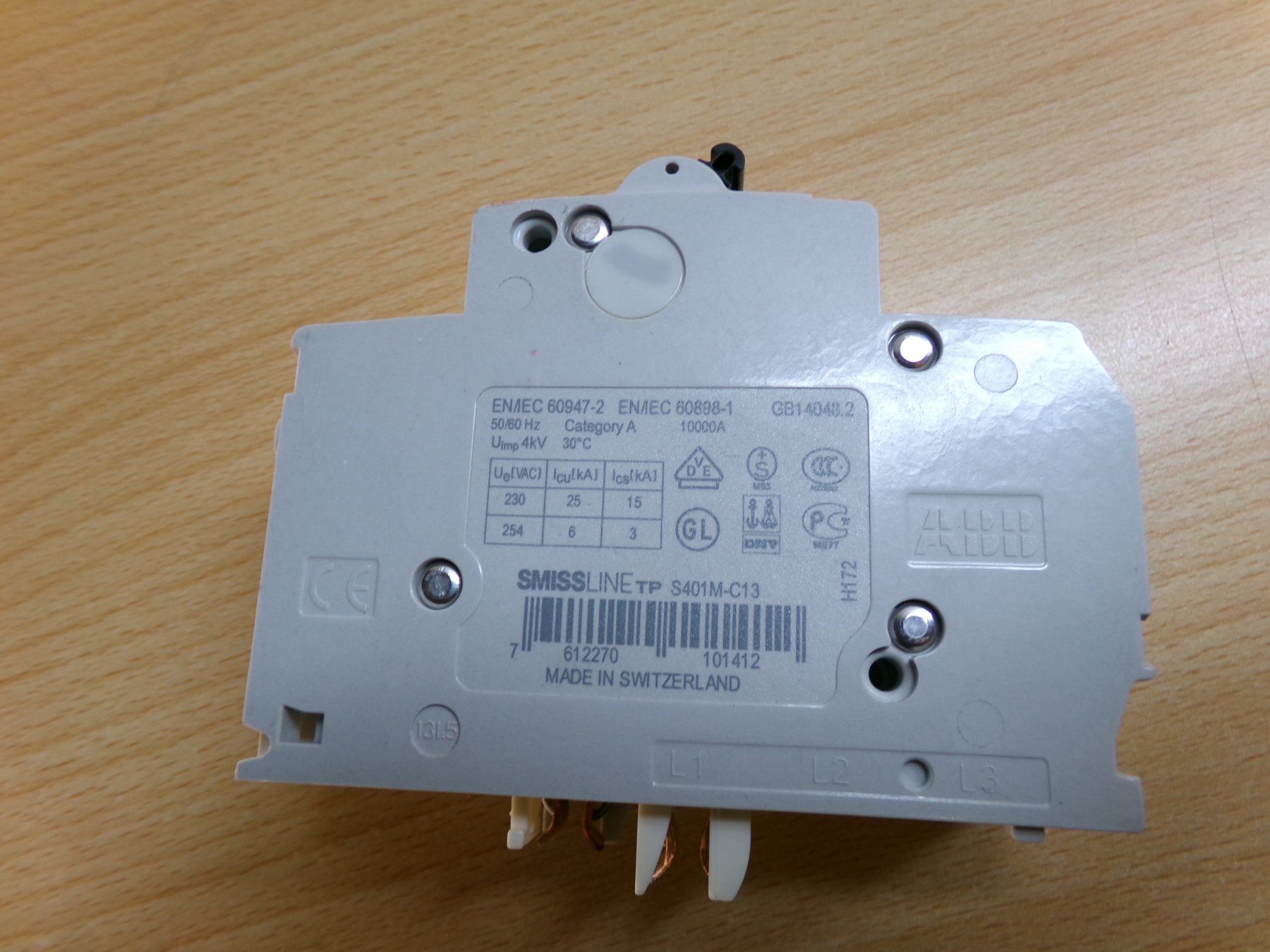 ABB Interruttori: LS C13 mit N-Trenner ABB-smissline-S – Usato da Hombrechtikon venduto da Maloev17 2