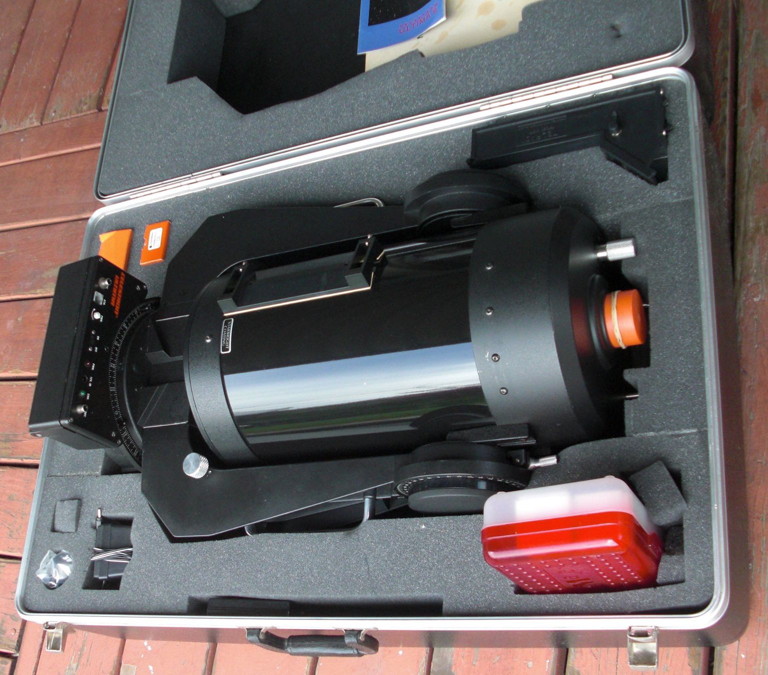 Celestron Telescopi: Celestron Gerätekoffer auf 2 Rollen – Usato da Egnach venduto da ASTROFRITZ 3