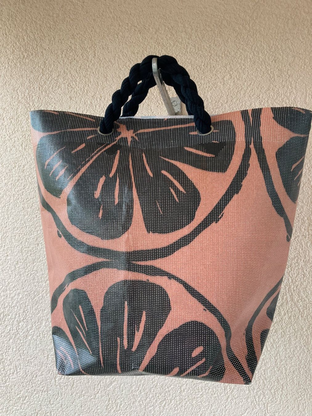 Sonstiges: Badetasche / Blachentasche mit Blätterprint, – Neu (gemäss Beschreibung) aus Grüt (Gossau ZH) von Air8k3m