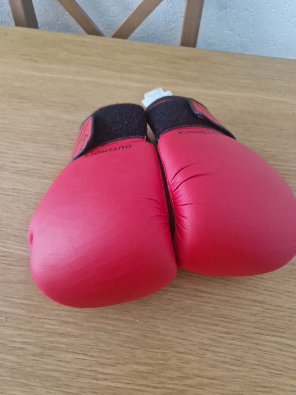Guanti & manicotti: Red Boxing Gloves 4 oz – Usato da Rüschlikon venduto da -J05u3- 4