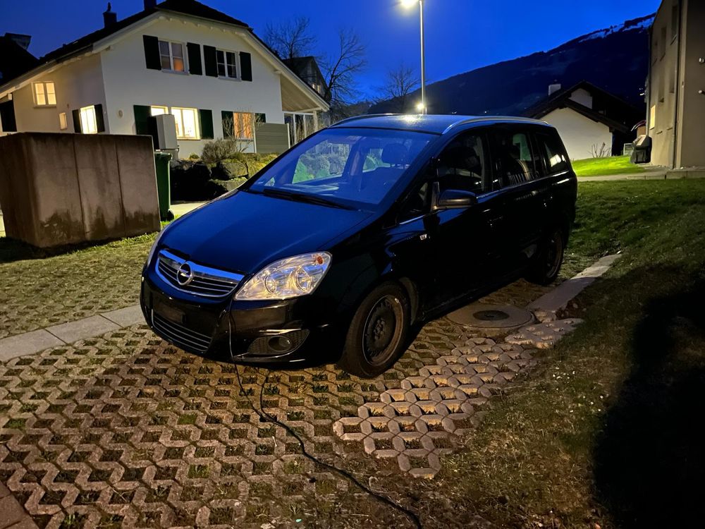 Opel Zafira B22 2.2 (7 Platz)