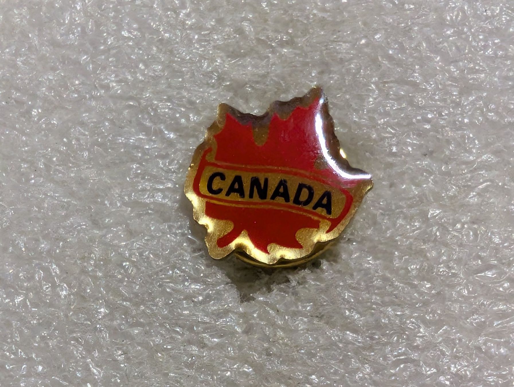 Placchette & Badge: Ansteckpin 214: Canada – Usato da Oppligen venduto da Pin-Fall-Shop