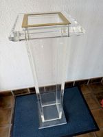 Vintage Präsentationssäule / Podest aus Acrylglas & Messing