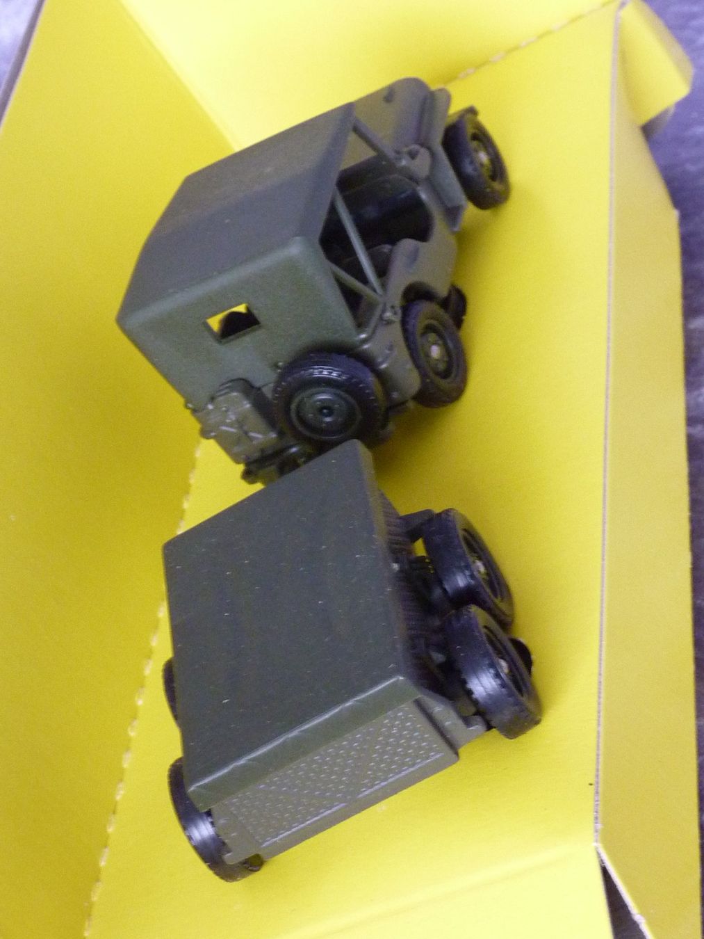 Willys Modellini d'auto: Militärjeep mit Anhänger 1:43 – Nuovo (secondo la descrizione) da Dürrenäsch venduto da modellautos4you 5