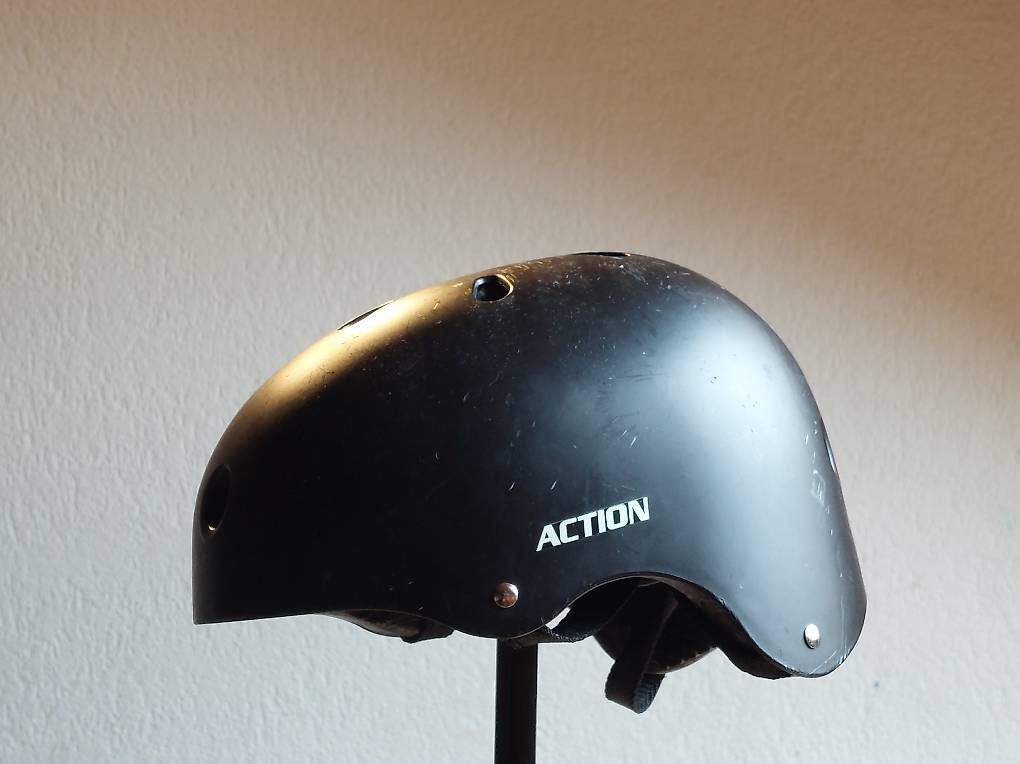 Helme: ACTION Skaterhelm Scooterhelm Velohelm – Gebraucht aus Burgdorf von W31S
