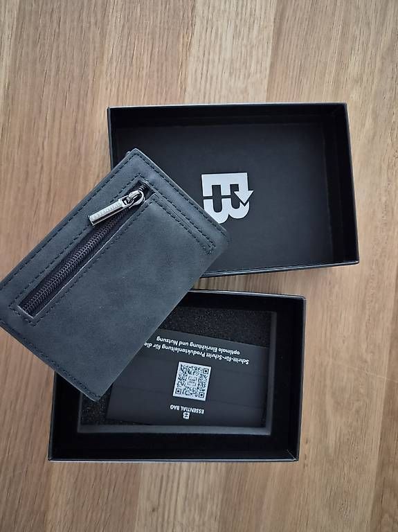 Brieftaschen: Essentialbag 3.0 Cardholder Brieftasche – Gebraucht aus Frauenfeld von EiLo 1