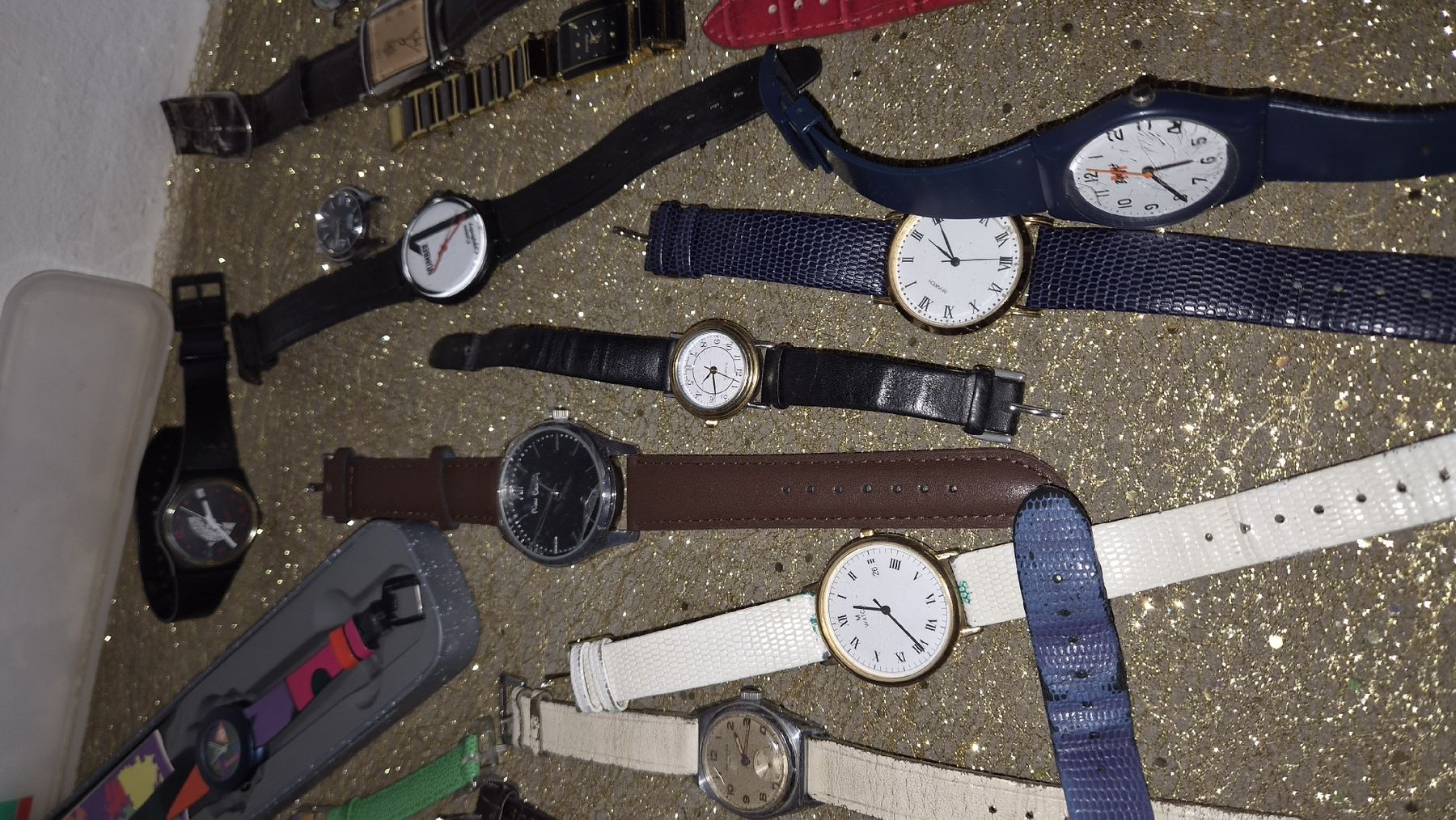 Uhren: 36 Uhren Riesensammlung  – Gebraucht aus Kölliken von Upcycling-by-Mc-TAM 1
