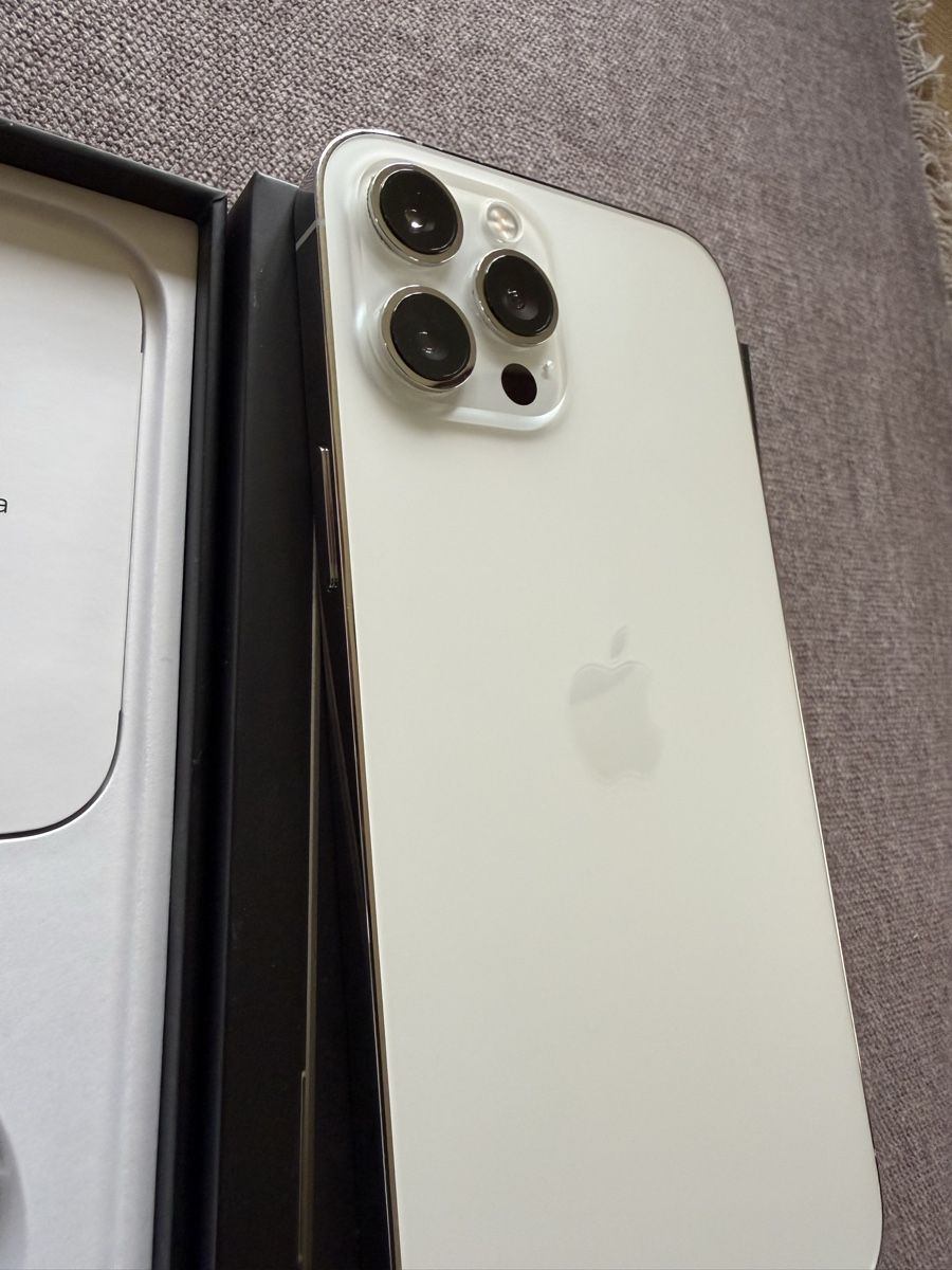 Apple Telefoni cellulari / Smartphones: Apple iPhone 12 Pro Max 512GB guter Zustand – Usato da Ennetmoos venduto da Raragon 8