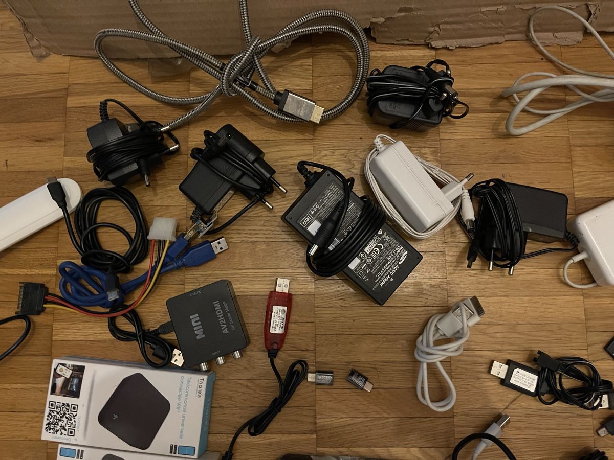 Kabel: lot Assortiment câbles, adaptateurs et chargeurs divers – Gebraucht aus Genève von Yasasa 2