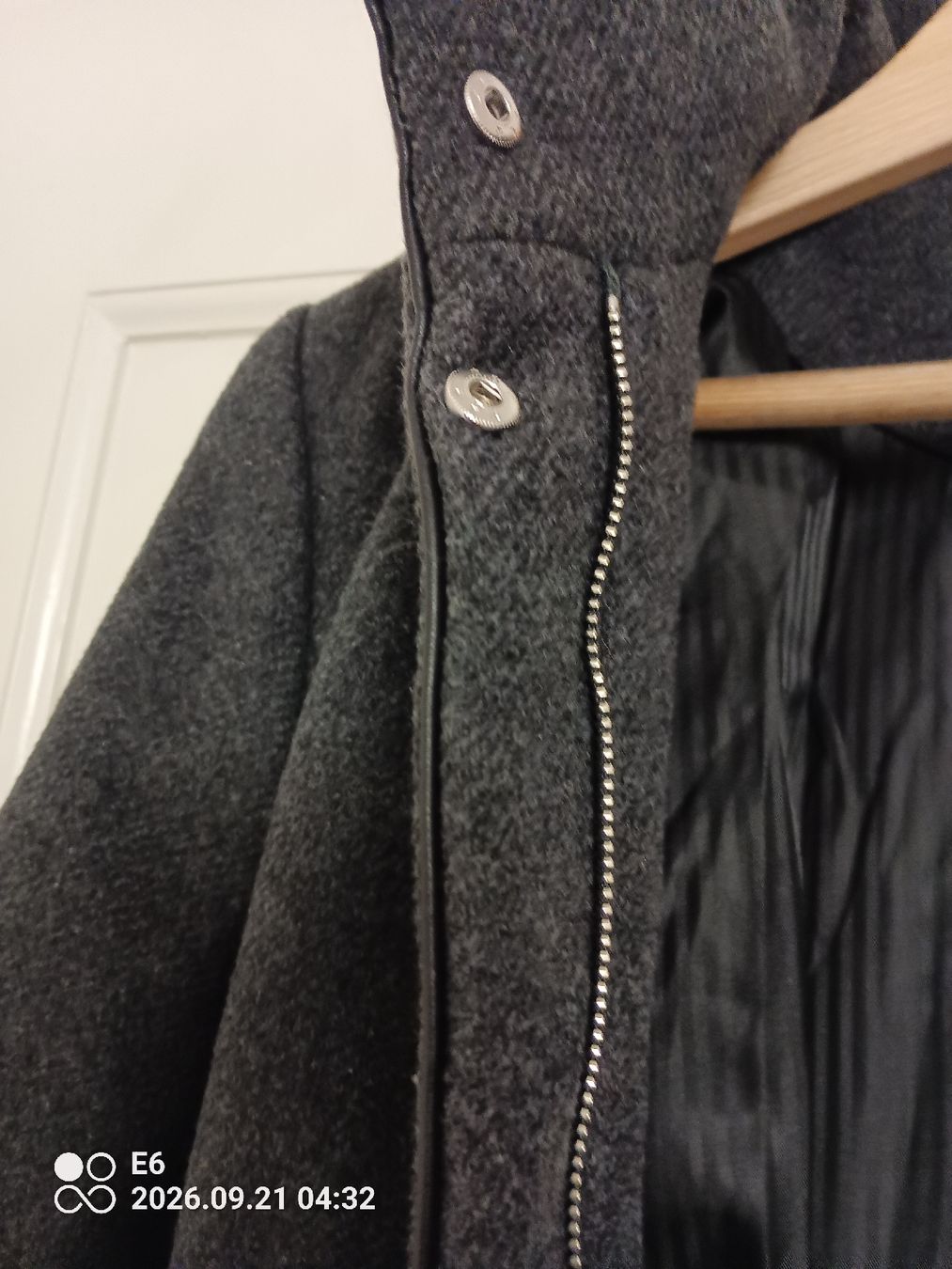 Cappotti: Wintermantel mit Kragen – Usato da Zürich venduto da Mitzi6 6
