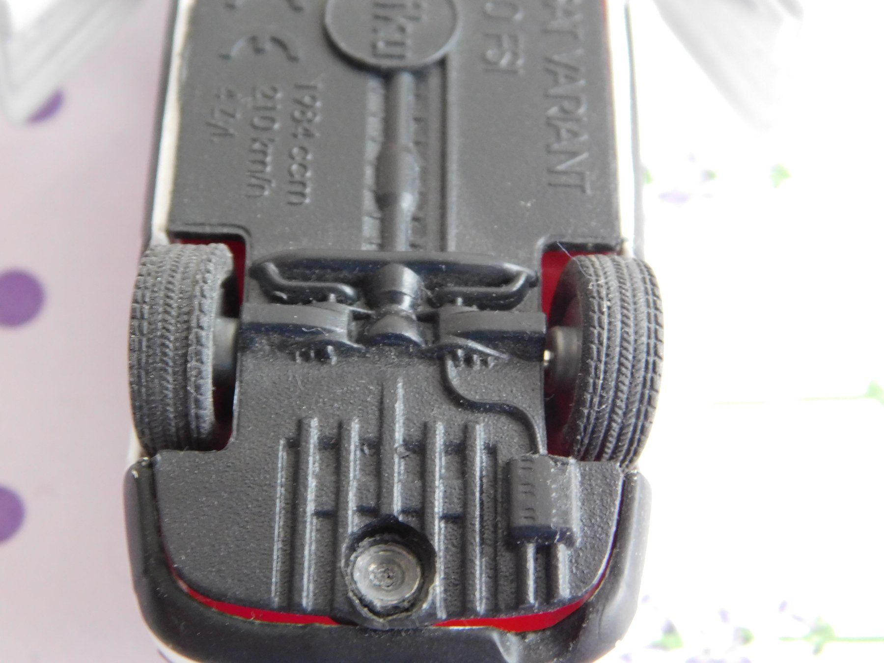 Siku Modellini d'auto: Siku VW Passat Variant weiss – Difettoso da Strengelbach venduto da Wedi73 6