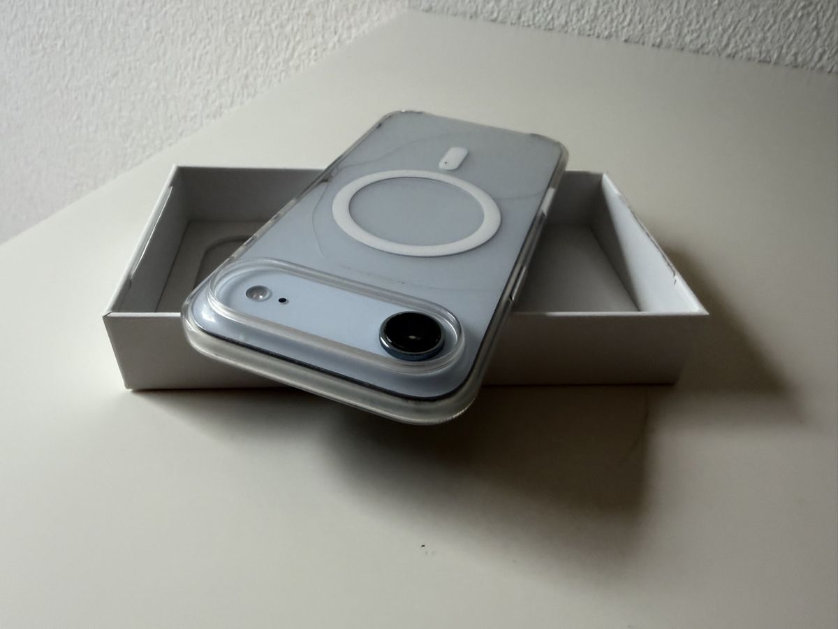Apple Telefoni cellulari / Smartphones: iPhone air  -  légèrement abîmé – Usato da La Tour-de-Peilz venduto da pilule01 2