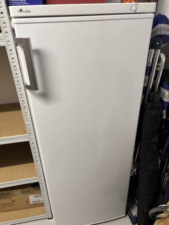 Congélateurs: TK SCHRANK 168 Liter – D'occasion à Ossingen par csc_wb79