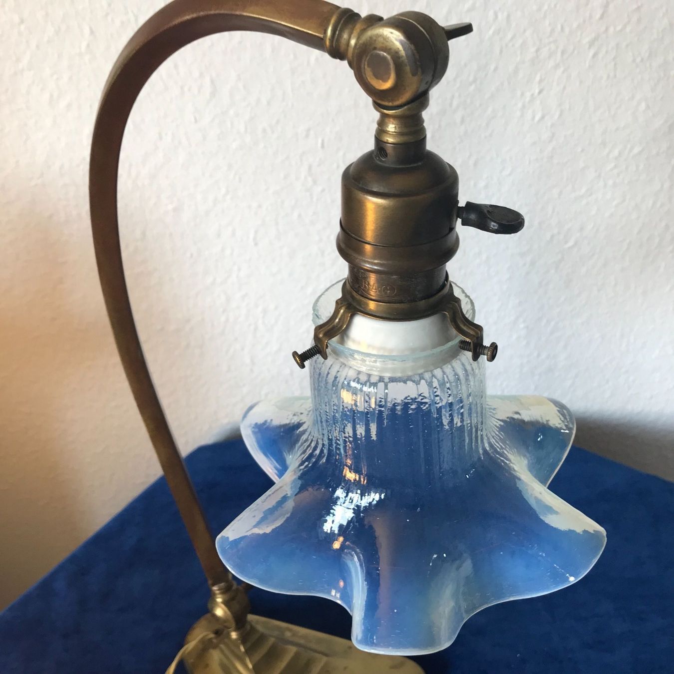 Lampade: B.A.G. Jugendstil Tischlampe  Opalinglas – Usato da Zürich venduto da Artnuvo 1