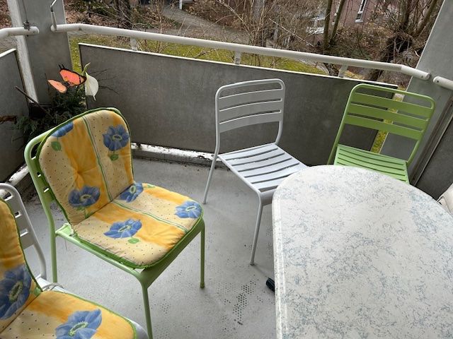 Balkontisch klappbar mit 6 Stühlen und 8 Auflagekissen Kaufen auf Ricardo