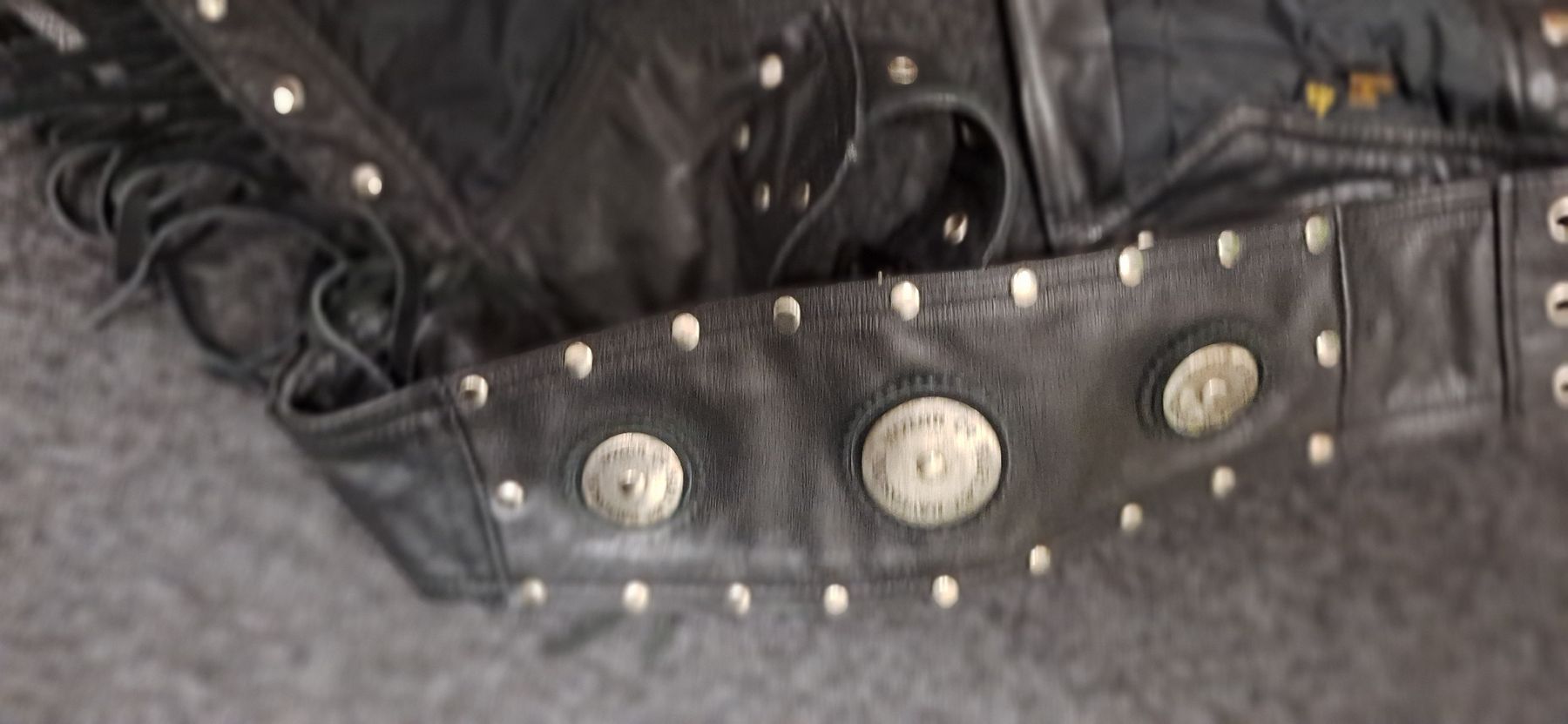 Harley-Davidson Hosen: Harley-Davidson Chaps Leder Schwarz Grösse L Gut – Gebraucht aus Brugg AG von bacbac5757 4