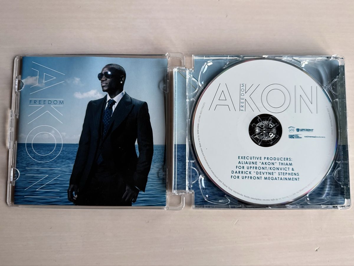 CD: Akon - Freedom CD Album – Usato da Oberried Brienz venduto da Chyara 2