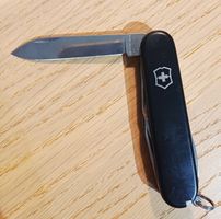 Couteau Suisse Victorinox mini noir