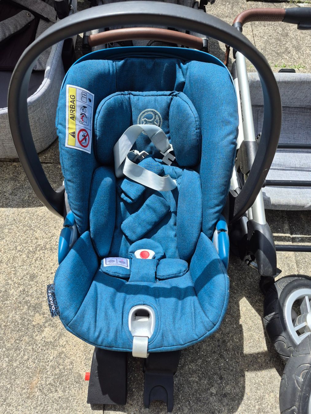 Carrozzine: Lot :poussette, siège auto bébé avec station – Usato da Pery venduto da psride 7