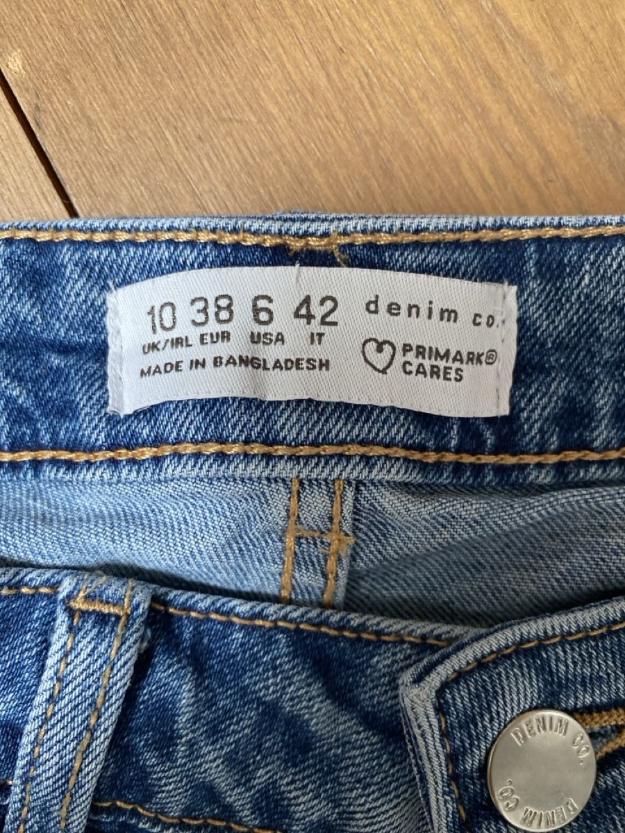 Pull&Bear Jeans: 2er Pack Mom-Jeans Gr. 40Blau & Schwarz – Nuovo (secondo la descrizione) da Chur venduto da Pufl 2