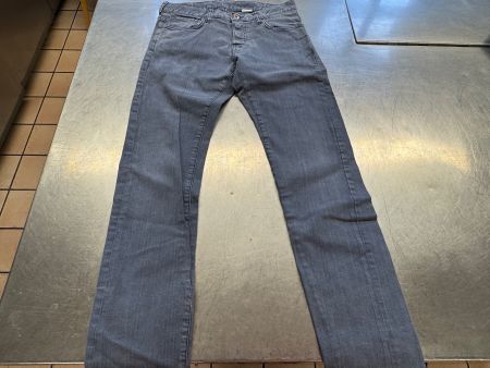 Graue Jeans, Grösse 31/32 - ideal für den Frühling!