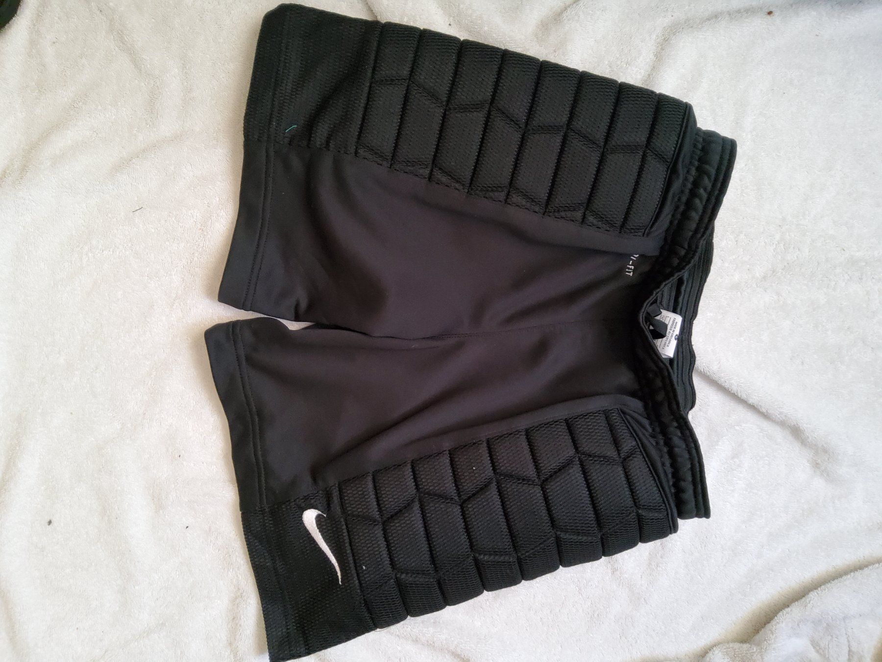 Pantalons: Fussball Schort 152 / 158 – D'occasion à Zürich par Dalicelik