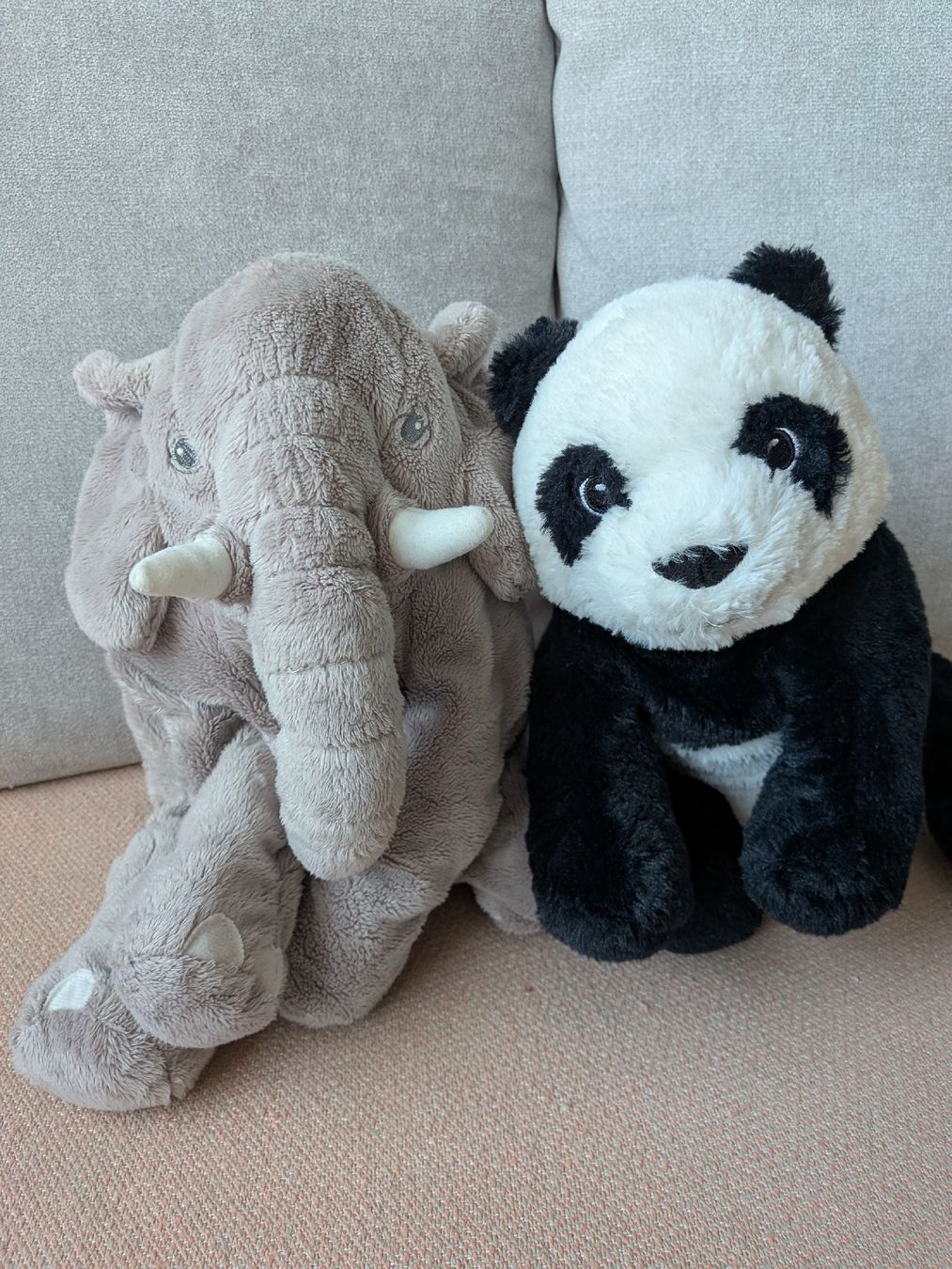 Giocattoli: Plüschtiere Elefant und Pandabär – Usato da Zürich venduto da Lalelu011