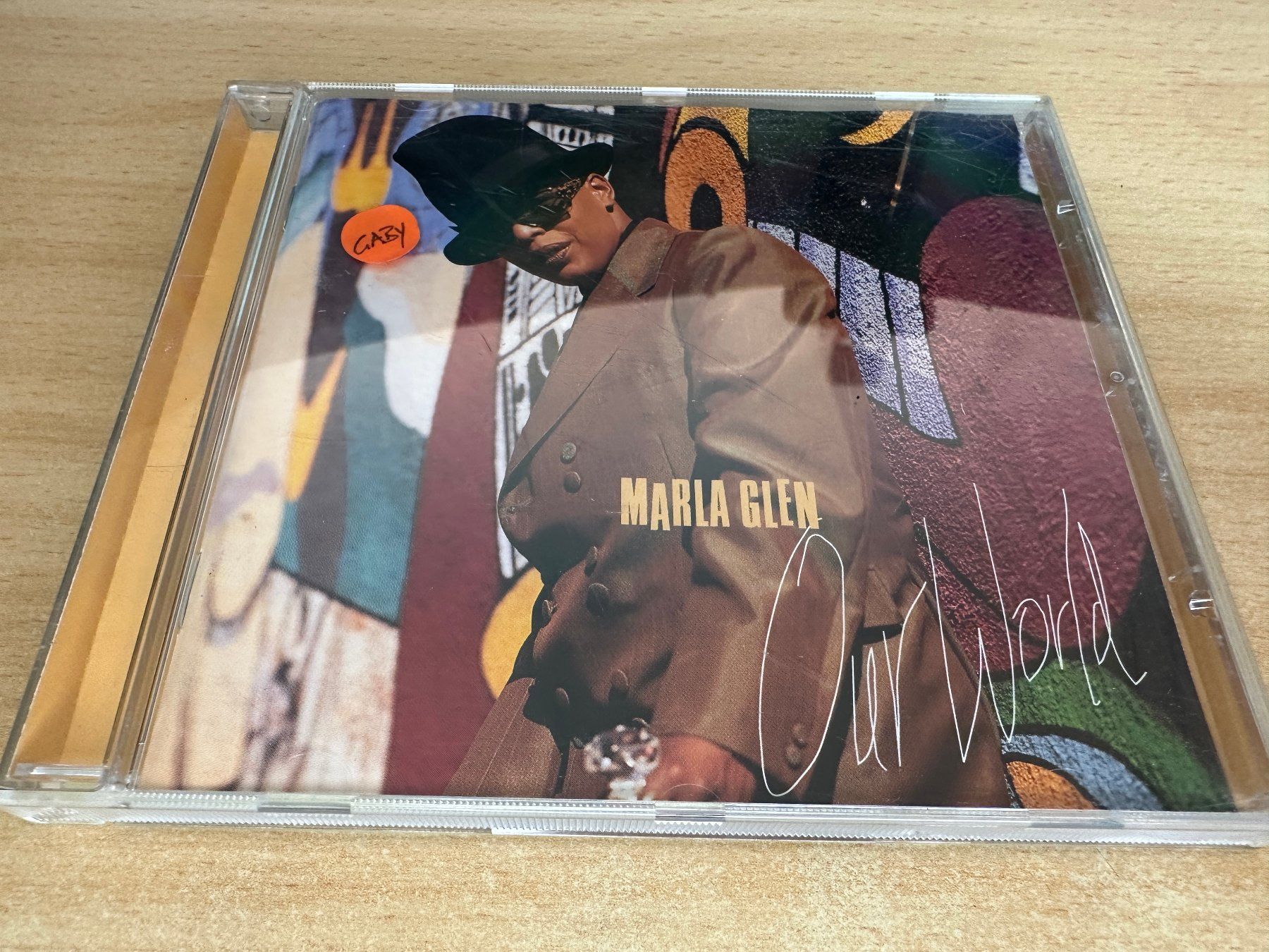CD: O3 Marla Glen – Our World – Usato da Rikon im Tösstal venduto da Alpenmutz