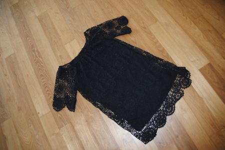 Schwarzes Spitzenkleid, Grösse M schwarz Tunika