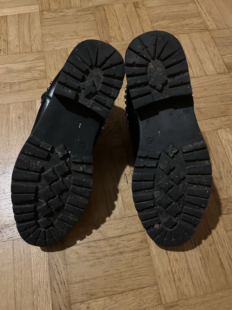 Scarpe da donna: schwarze Nieten Boots – Nuovo (secondo la descrizione) da Zürich venduto da alv_pqz2 2
