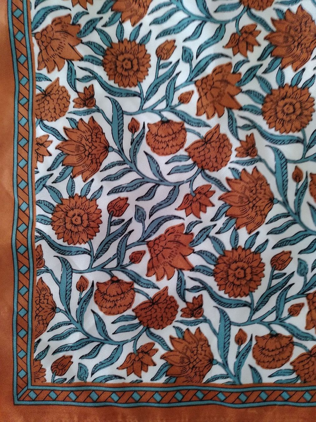 Mango Foulard & Sciarpe: Foulard in Seidenoptik – Usato da Burgdorf venduto da anna-li