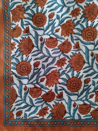 Foulard in Seidenoptik