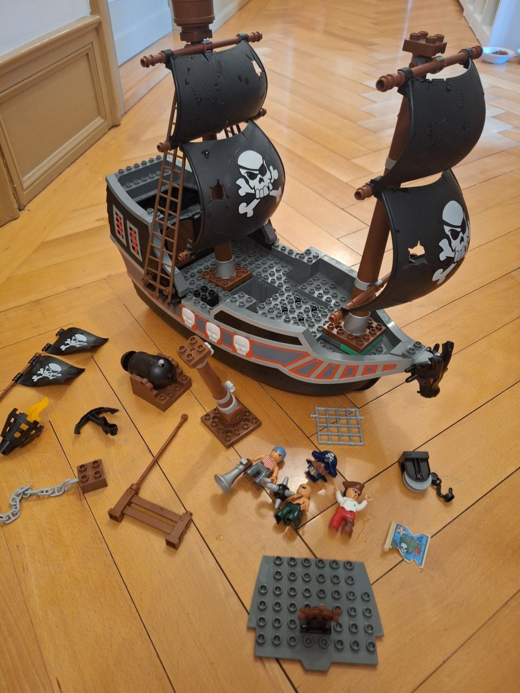 Lego Jouets: Grosses Piratenschiff Lego Duplo 7880 – D'occasion à Waldstatt par MarliesW01 1