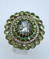 Ring mit grünen Peridot Steinen und Zirkonia Grösse 59 neu