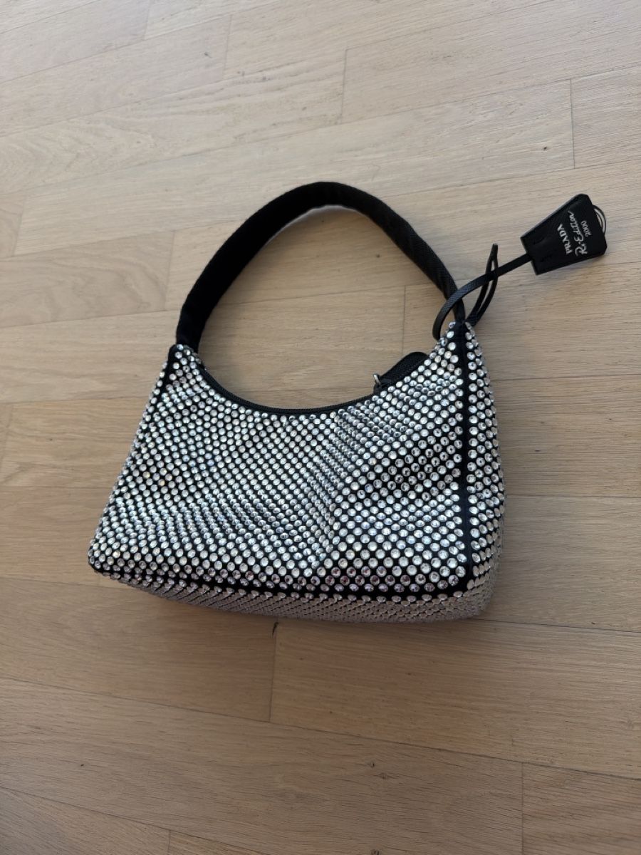 Prada Borse da donna: Prada Re-Edition Crystal Shoulder Bag Black – Nuovo (secondo la descrizione) da Effretikon venduto da MaisonNade 2