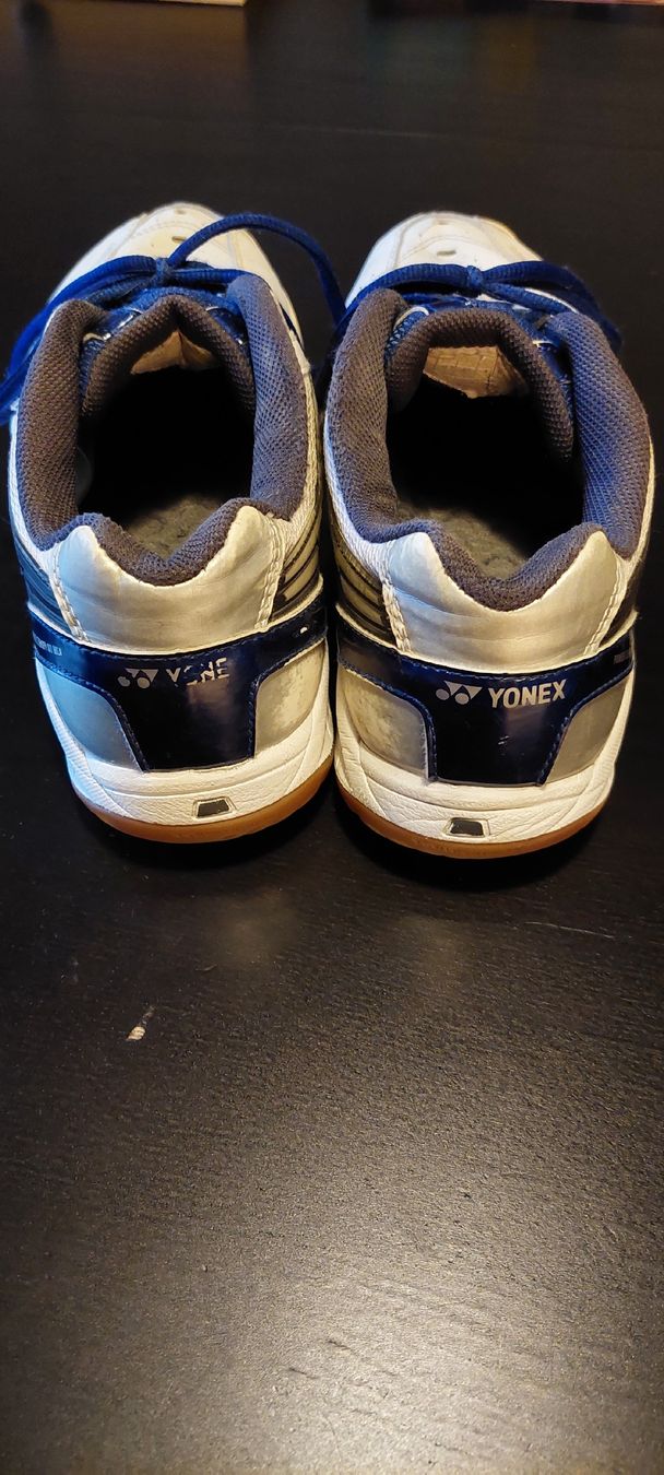 Yonex Scarpe da uomo: Chaussure de badminton - Yonex - taille 43 – Usato da Martigny venduto da ValentinClosuit 2
